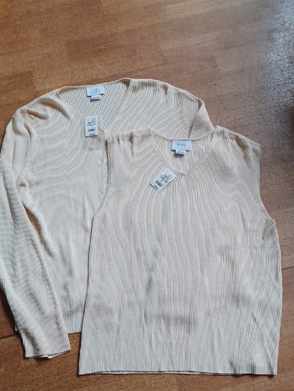 LOFT Cream Ribbed V-Neck Sweater and Shell Set 100 Percent Silk